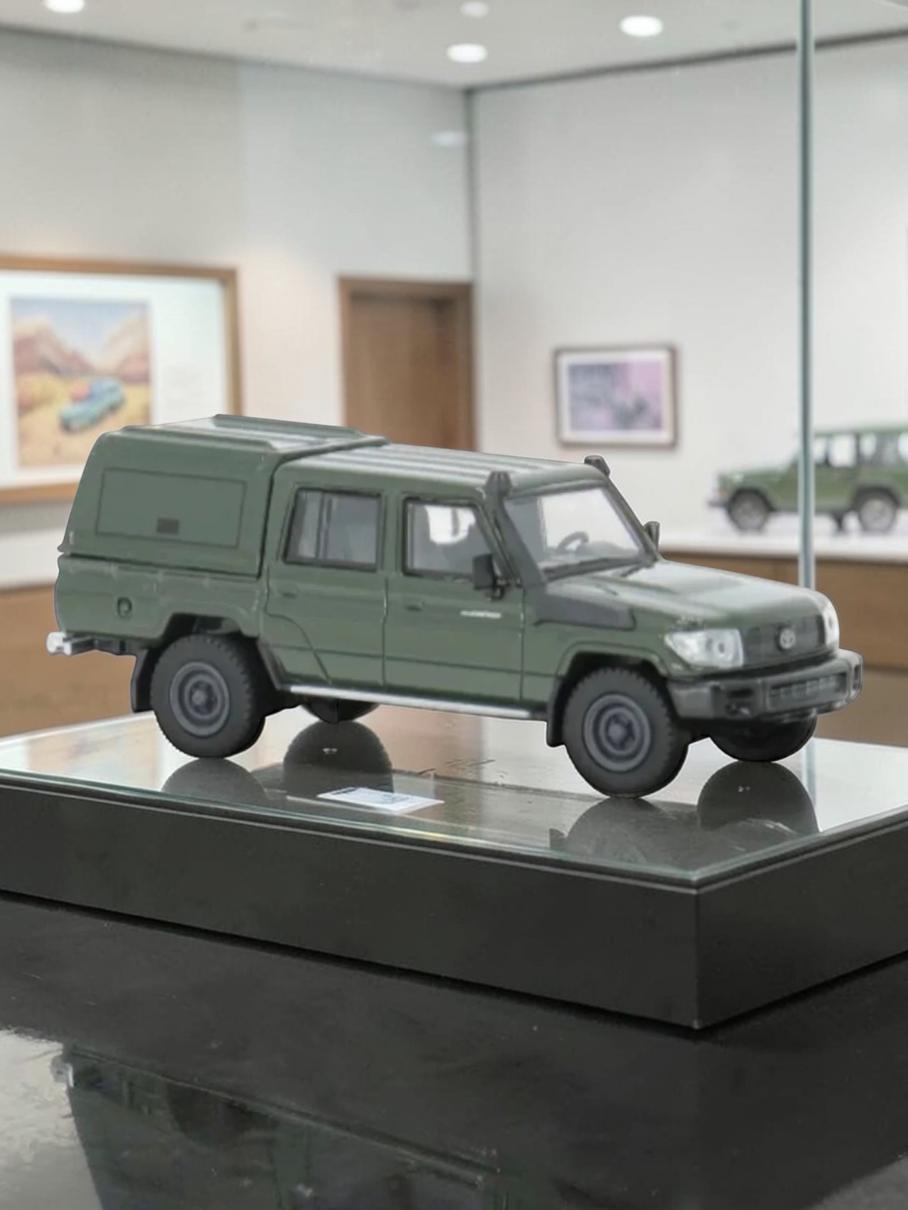 PARA64 2014 Toyota Land Cruiser LC 79 Military Green Diecast Model-1:64 Scale Classic Off-Road Legend