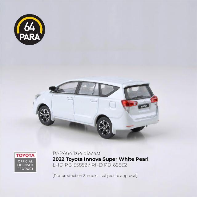 Para64 2022 Toyota Innova Super White Pearl Global Exclusive Imported 1:64 Scale