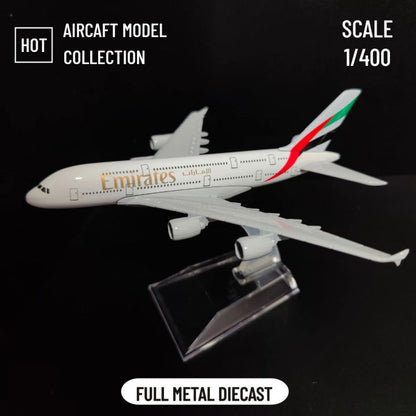 Aircraft model Emirates A6-EEJ Airplane Diecast metal 16cm, With Display Stand