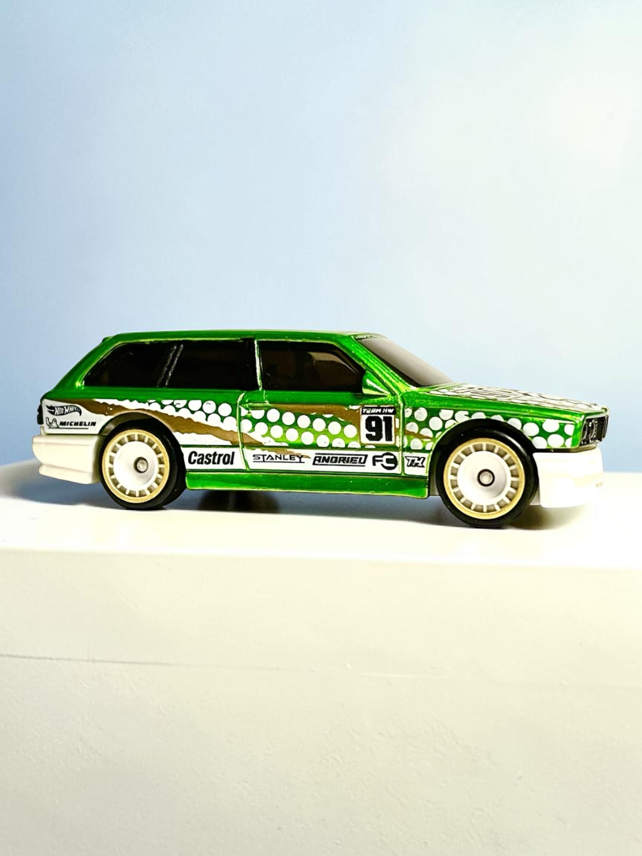 ホットウィール スーパートレジャーハント  M3 ワゴン。 HotWheels 'BMW M3 WAGON' Imported Mainline 1:64 Scale Super