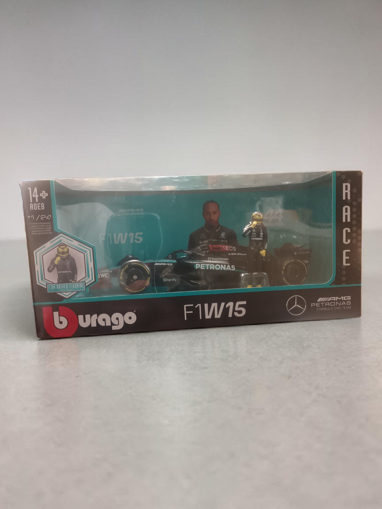 Bburago 2023 Mercedes-AMG W15 No.44 Lewis Hamilton 1:24 Scale diecast Racing Car Formula One