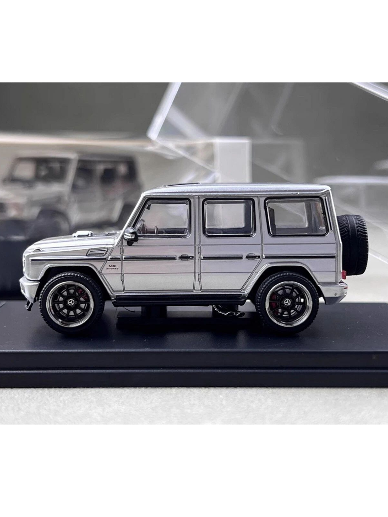 LMF Models Mercedes-Benz G63 Premium Diecast 1:64 Scale (With Acrylic Case)