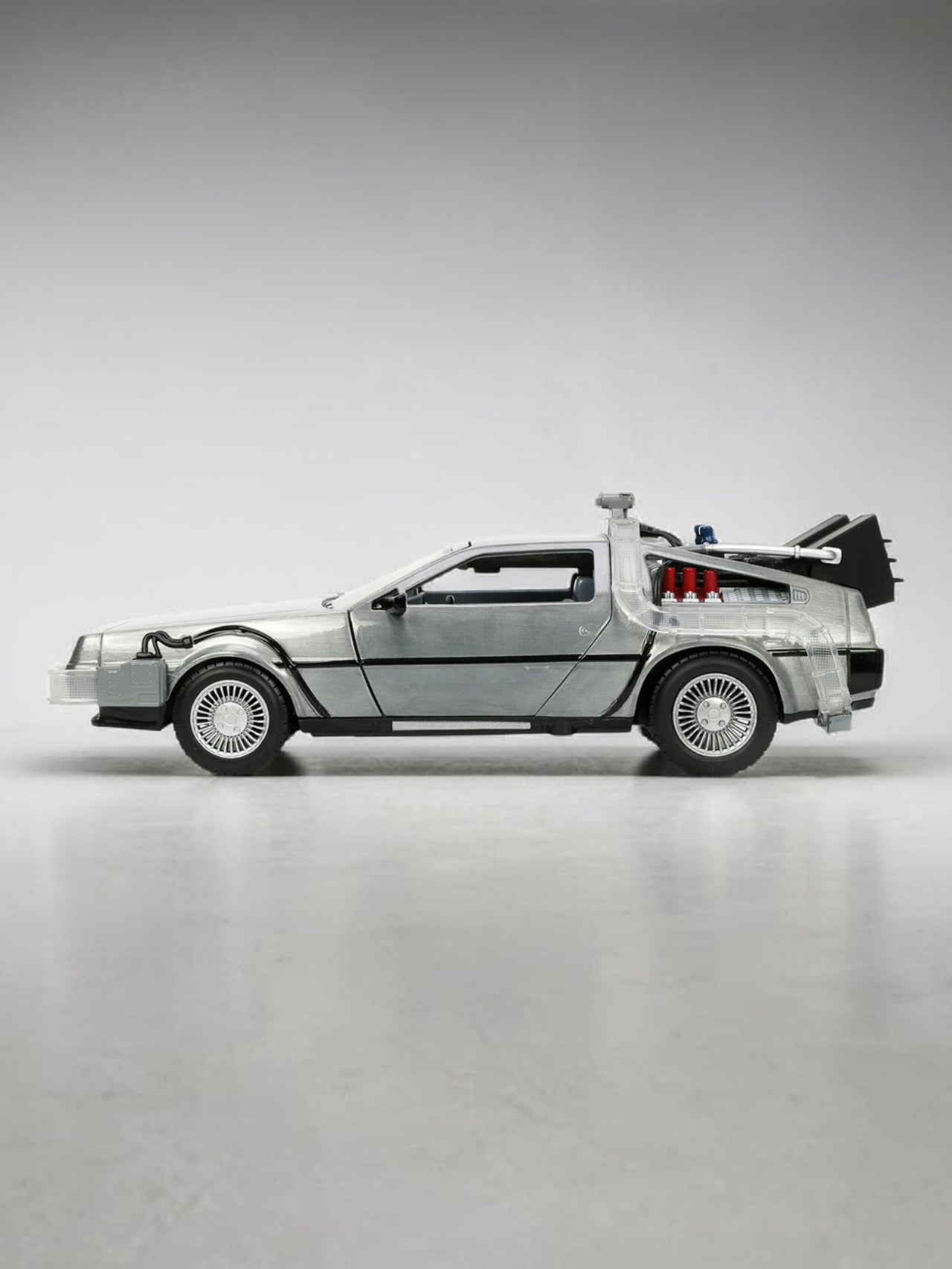 Jada Back To The Future Time Machine With Light Hollywood Rides Imported 1:24 Scale Diecast Model