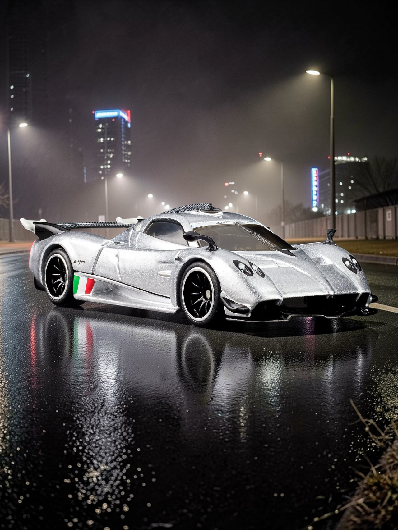 Hotwheels '21 Pagani Huayra R imported premium RLC 1:64 scale