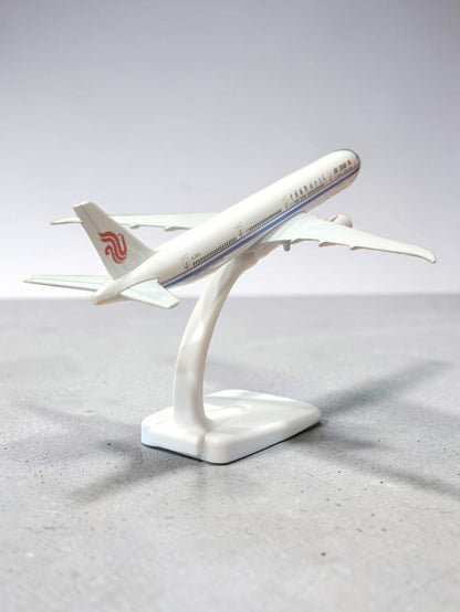 Aircraft Air China Boeing 777-300ER B-2053 Airplane Diecast Metal Display Stand With Landing Wheels 20cm Scale (No.314)