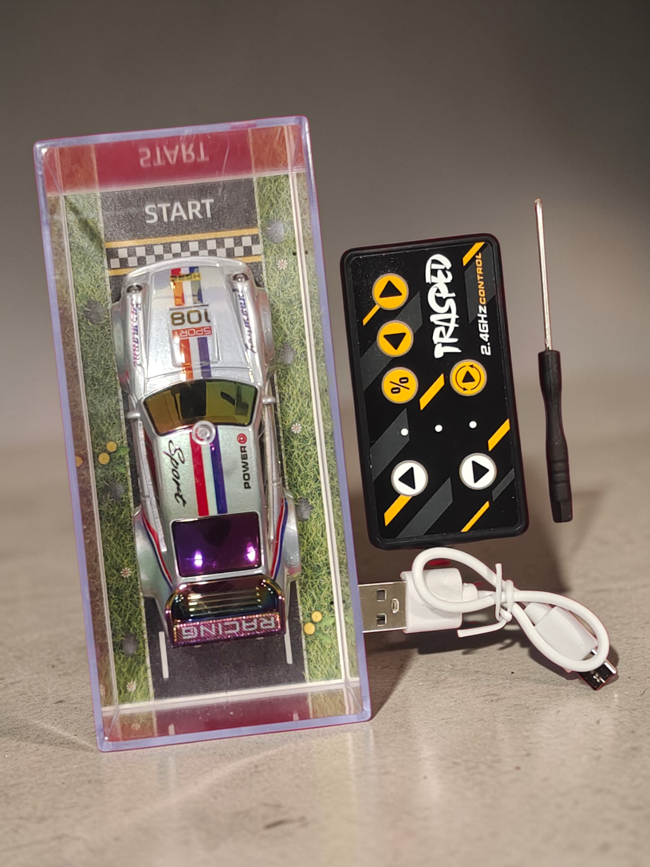 Mini RC Car Remote Control Trasped Speed Regulating Alloy Model Car 2.4 GHZ Control System 1:64 Scale