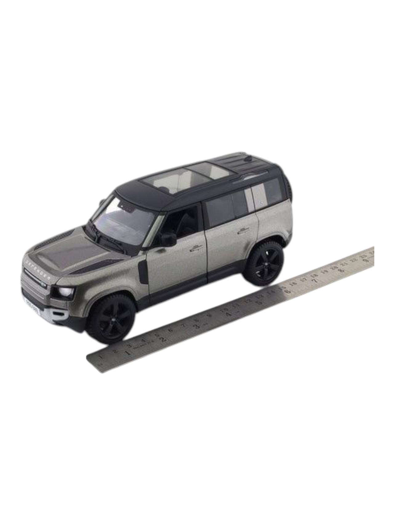 Bburago 2022 Land Rover Defender 110 ( 1:24 Scale )
