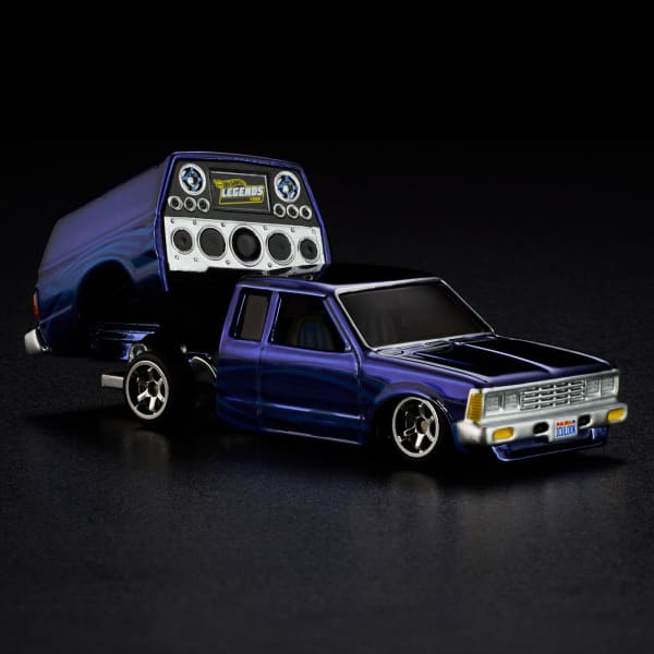 Hotwheels '1986 Nissan 720 King Cab 1:64 Scale | Collector Edition RLC JJY64-9893
