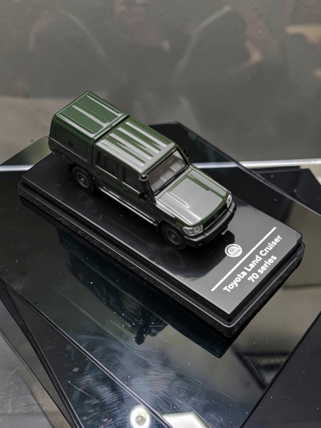 PARA64 2014 Toyota Land Cruiser LC 79 Military Green Diecast Model-1:64 Scale Classic Off-Road Legend