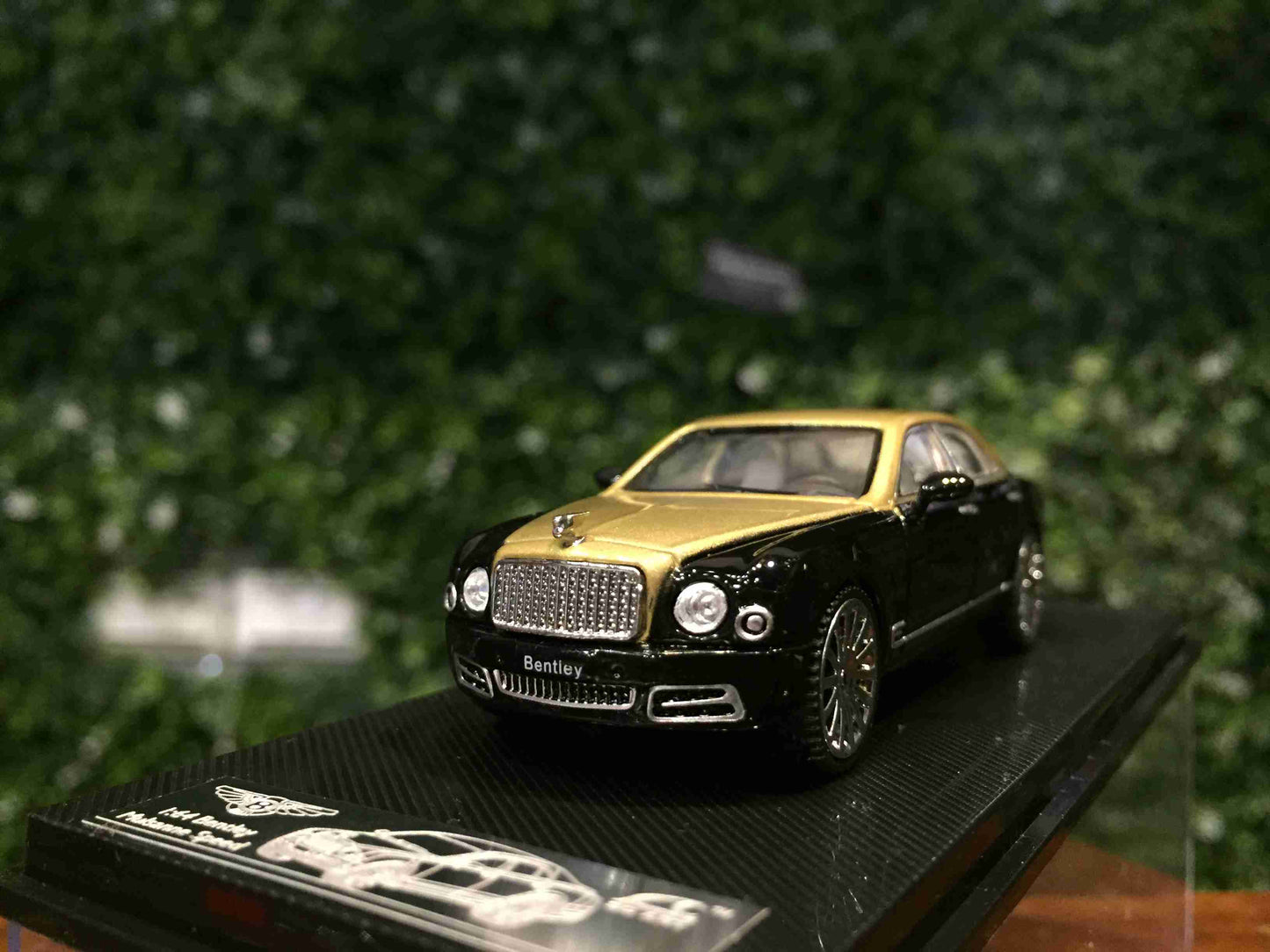 SC Art Bentley Mulsanne Diecast Car Model 1:64 Scale Black & Gold Luxury Edition