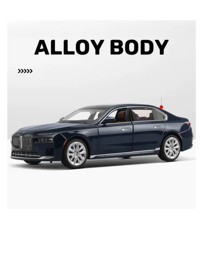 CCA BMW i7 1:24 Scale Diecast