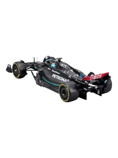 Bburago Formula 1 (F1) AMG Petronas F1 W14 E Performance #63 George Russell Diecast 1:24 Scale (With Acrylic Case)