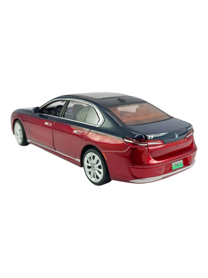 CCA BMW i7 1:24 Scale Diecast