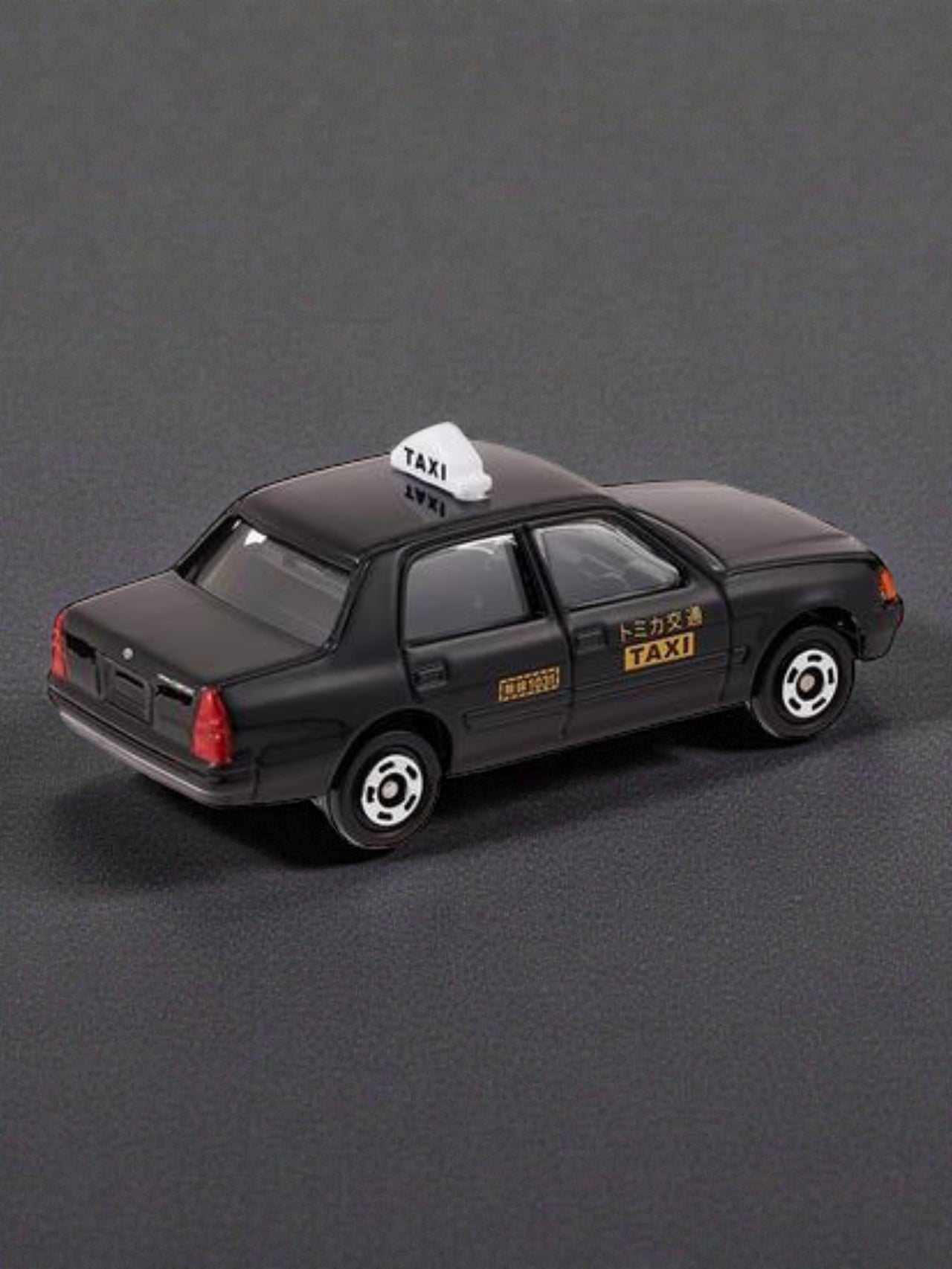 Takara Tomy "Toyota Crown Comfort Taxi"Imported Mainline 1:64 Scale No.51