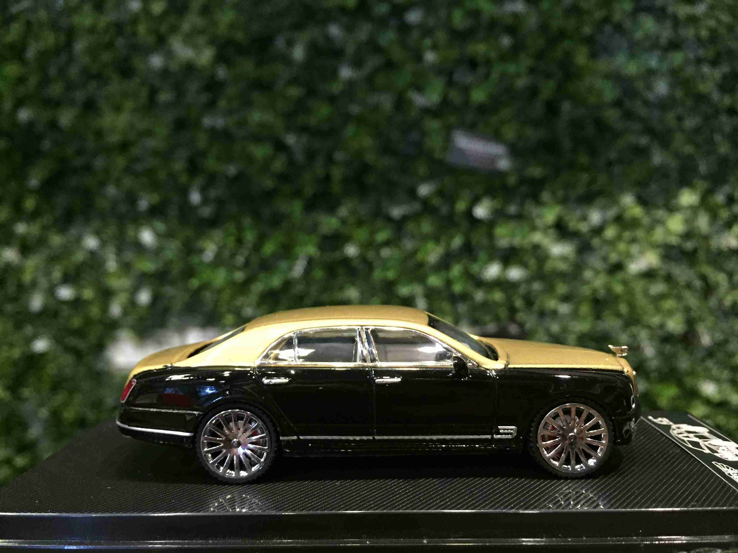 SC Art Bentley Mulsanne Diecast Car Model 1:64 Scale Black & Gold Luxury Edition