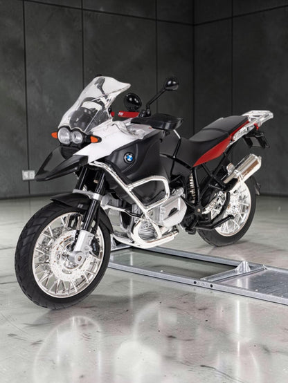 Rastar BMW R 1200 GS Diecast Motorcycle Model – 1/9 Scale Metal & Plastic Adventure Bike Replica(White & Red)