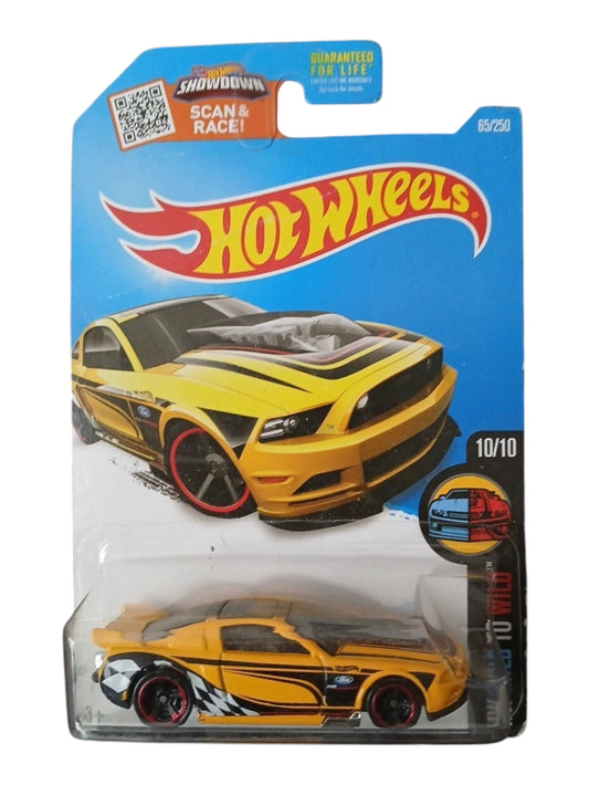 Hot wheels 13 ford mustang GT imported mainline 1/64 Scale