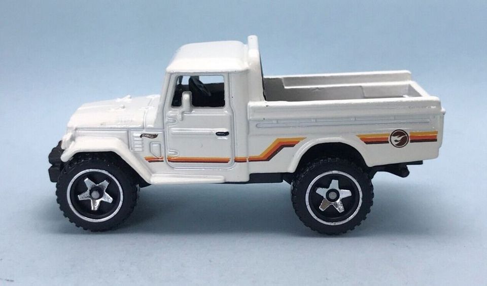 Hotwheels 'Toyota Land Cruiser' ( Treasure hunt )Imported Mainline (with protector) 1:64 Scale