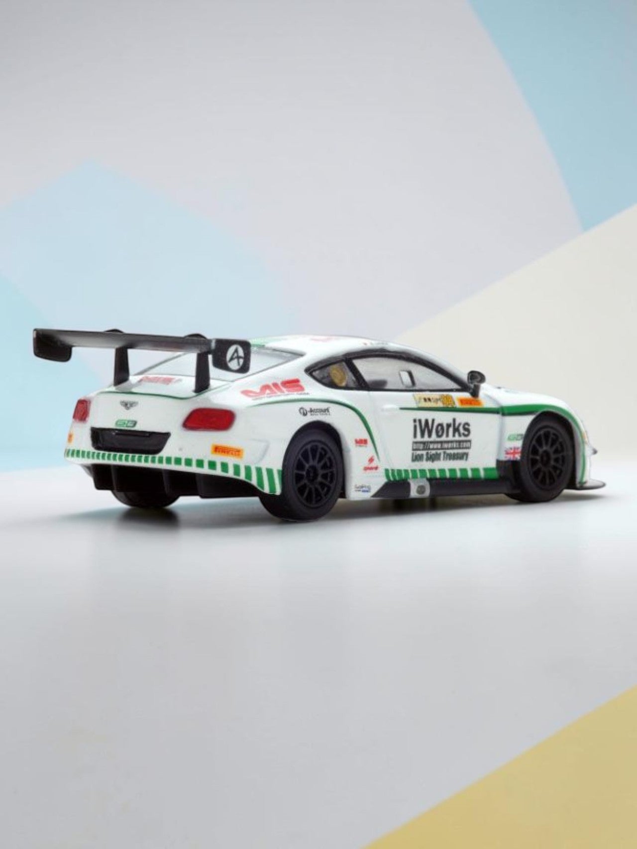 SPARK "Bentley Continental GT3 No.88 Macau GP FIA GT World Cup 2015 Bentley Team Absolute 1:64 Scale