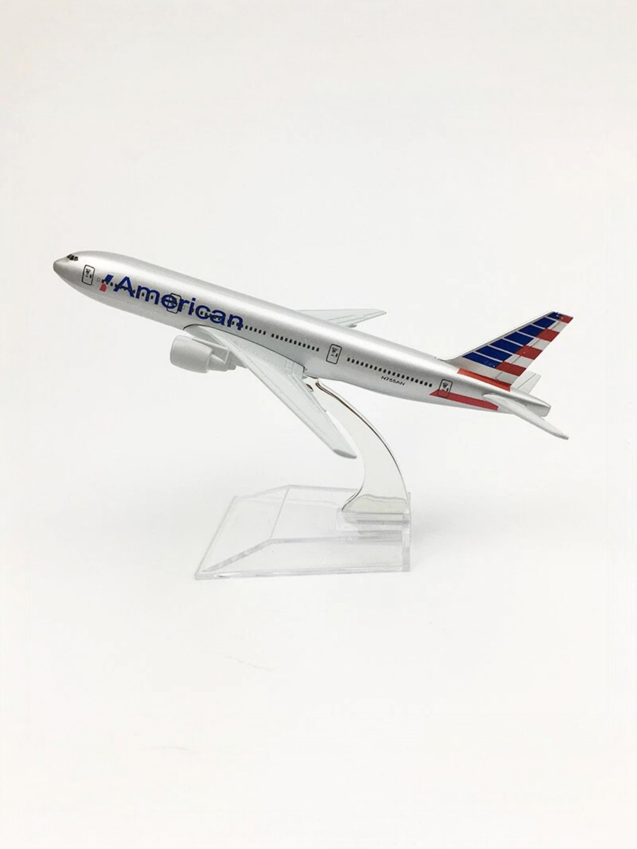 Aircraft Model Boeing 777 American Airlines Airplane 16 CM (Code-137)