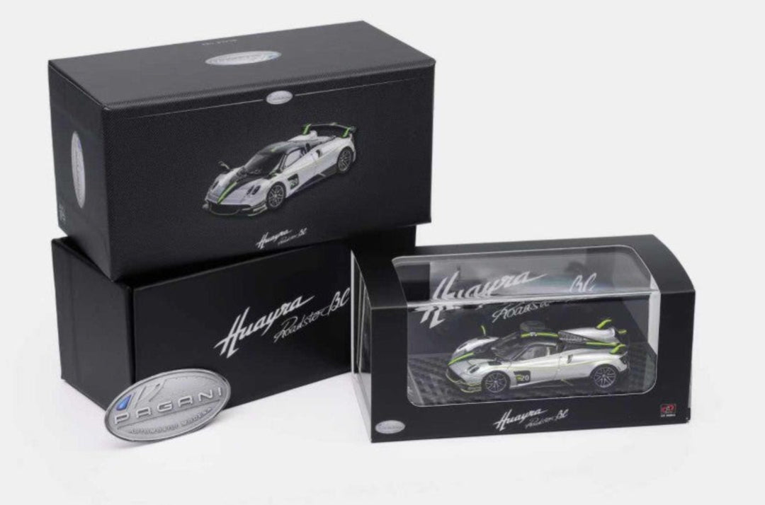 LCD Model Pagani Huayra Roadster Silvia Green Diecast Model Premium 1:64 Scale