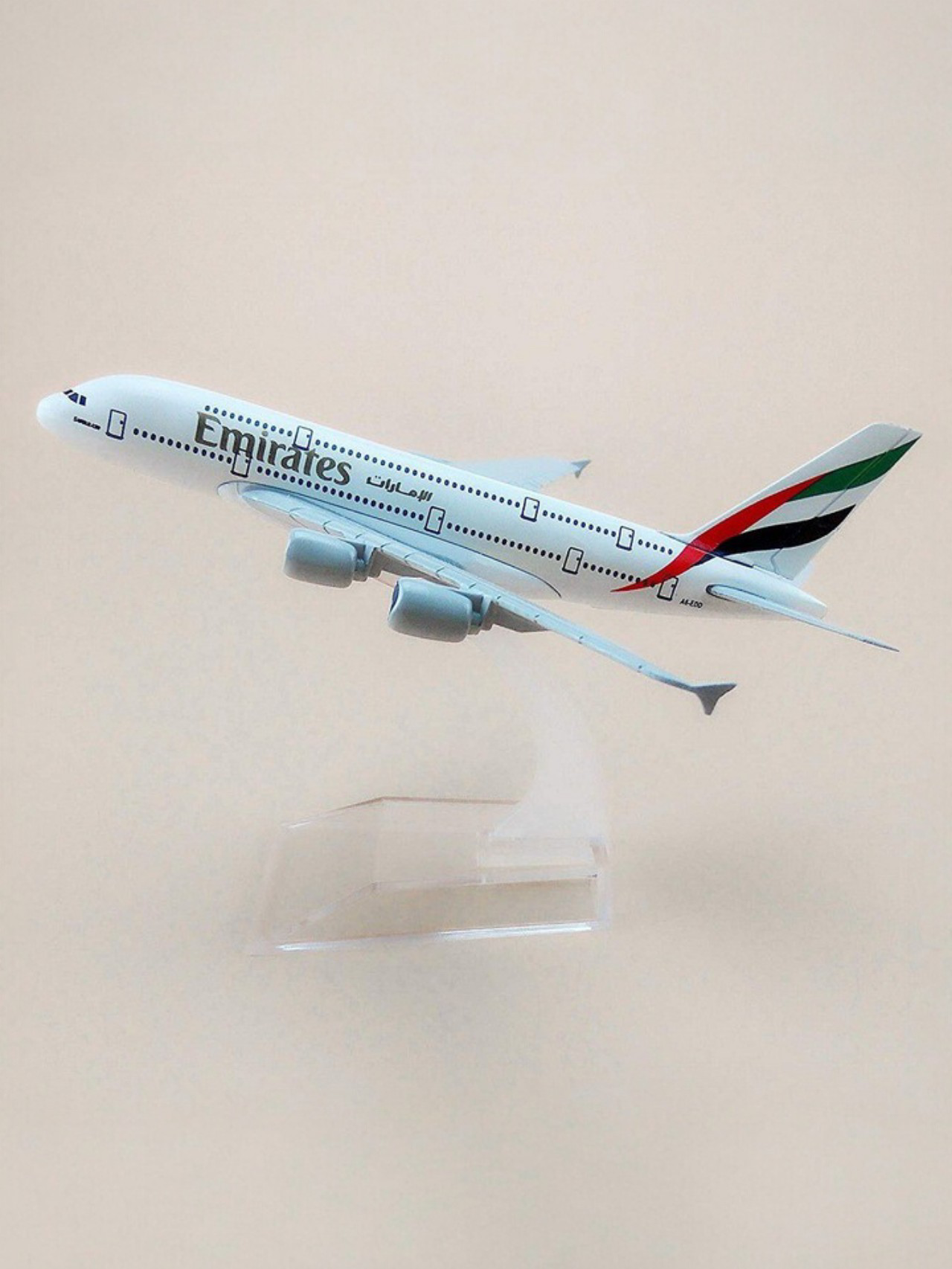 Aircraft Model Airbus A380 Emirates Airplane 16 CM (Code-101)