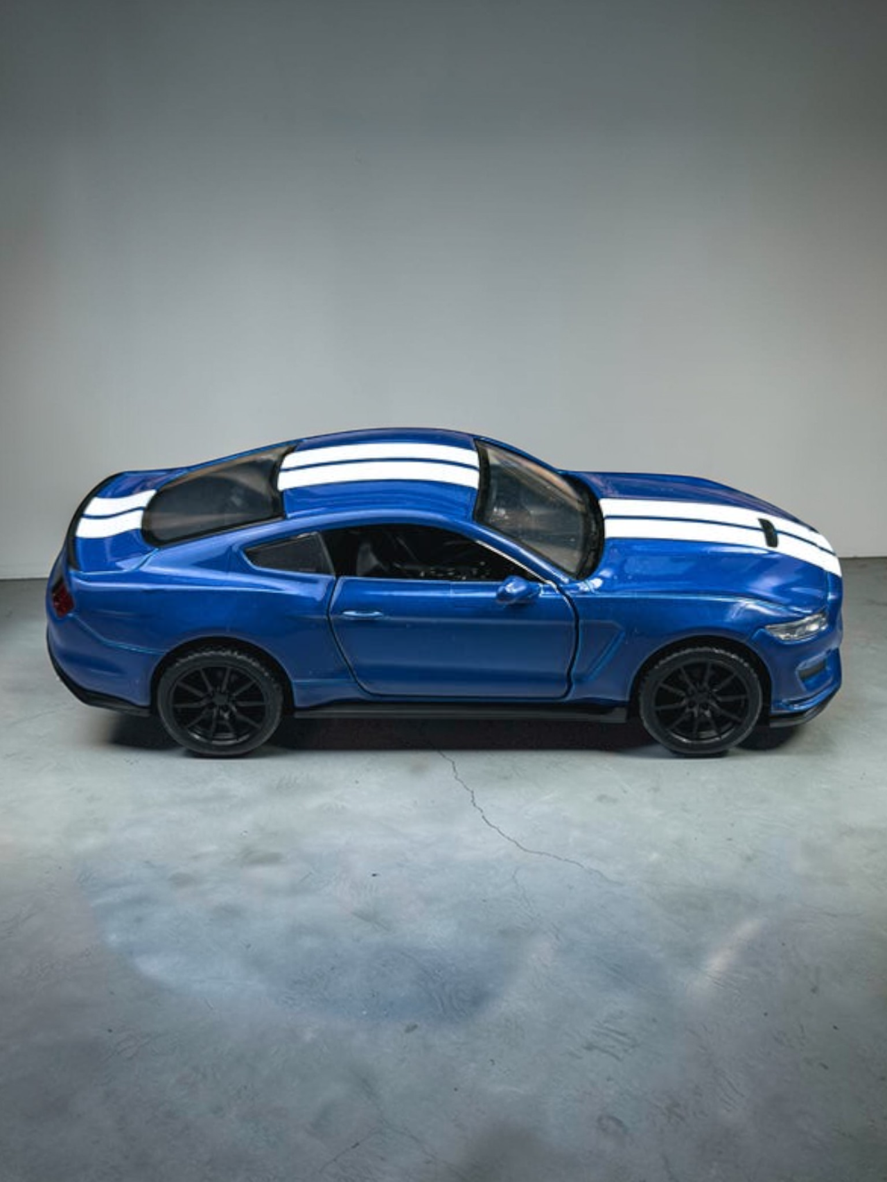 CCA Ford Mustang Shelby Gt350 (Blue) Diecast Model with box 1:64 Scale S11-01