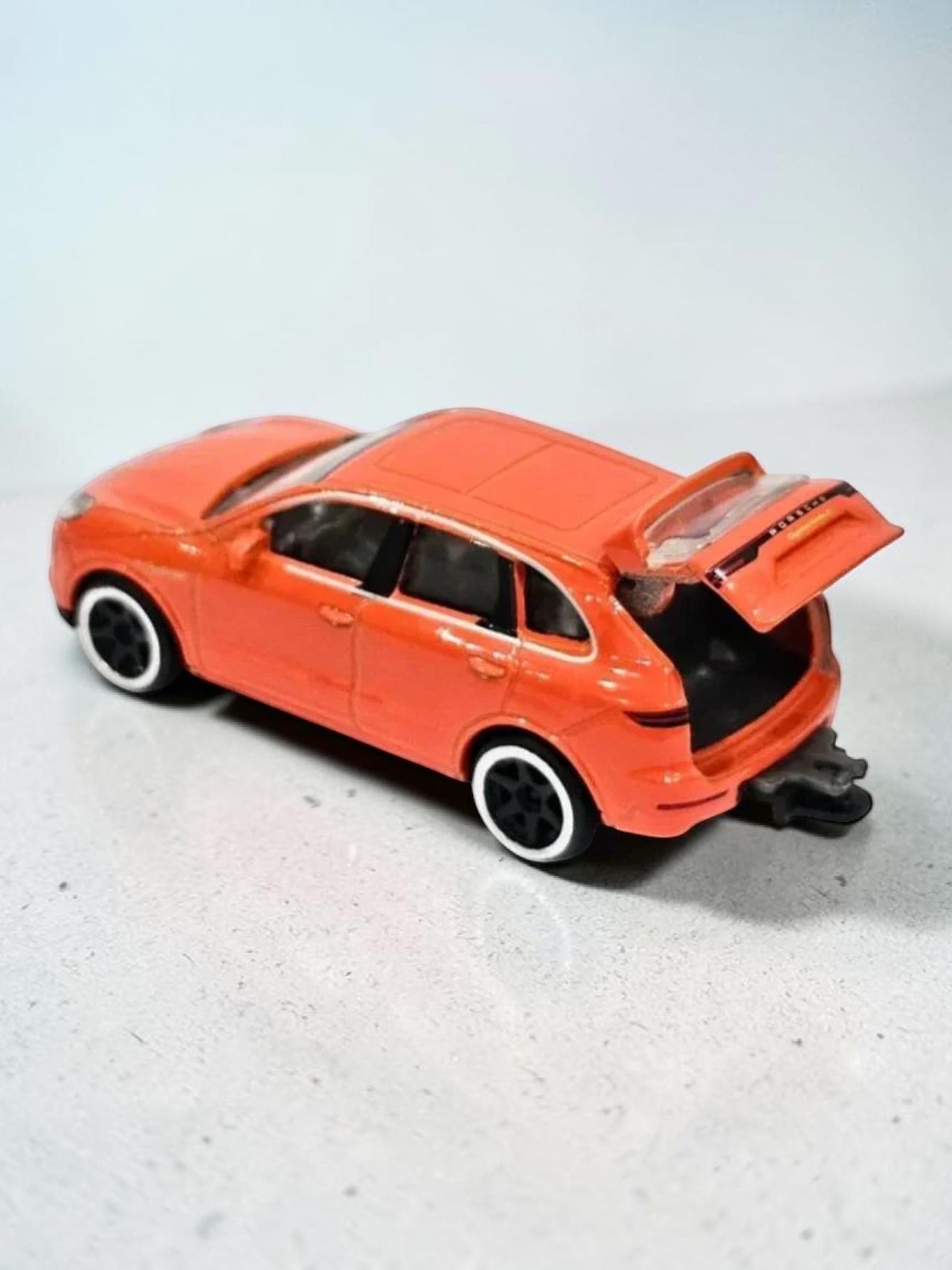 Majorette Porsche Edition Porsche Cayenne Turbo S E-Hybrid Die-Cast Car | Metal Body Collectible | Sealed Pack 1:64 Scale