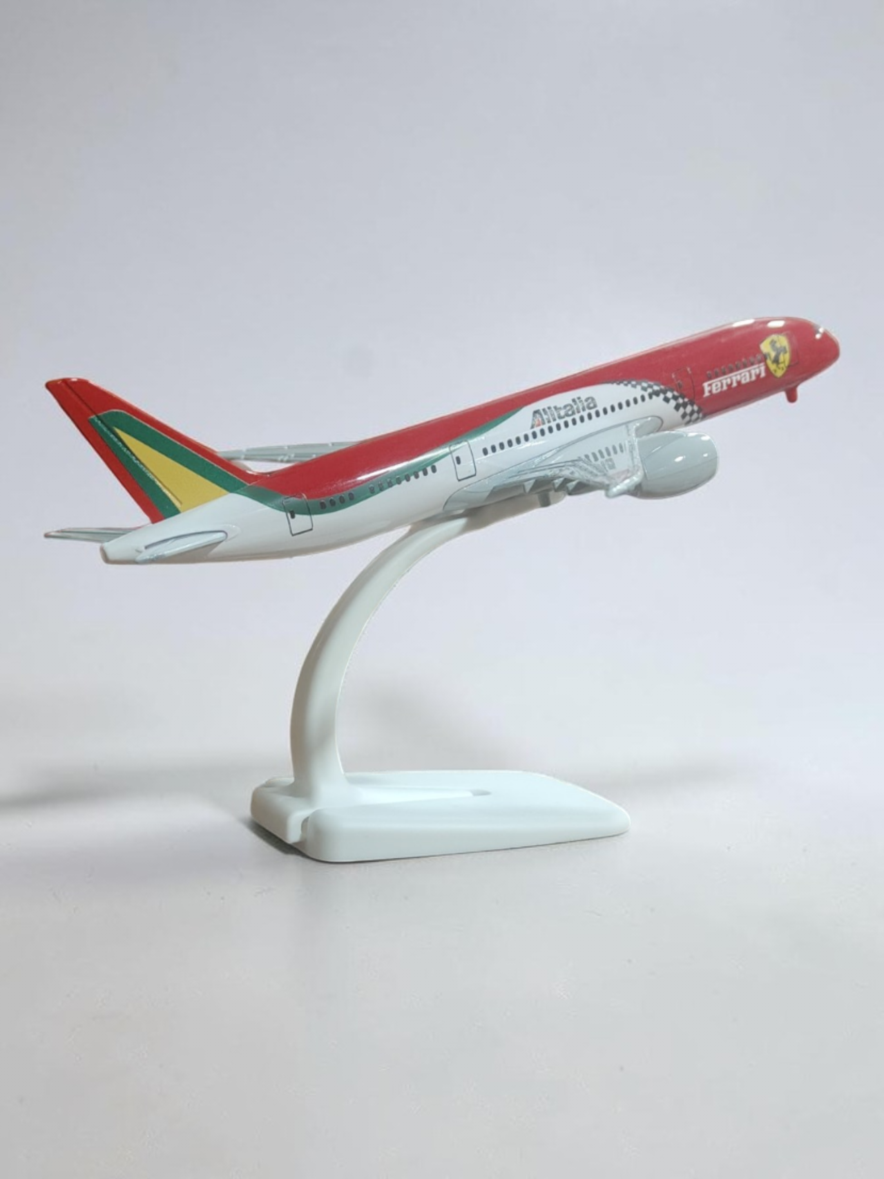 Aircraft 'Ferrari Alitalia Airlines Boeing 787 Display Stand With Landing Wheels 20cm Scale (No.310)