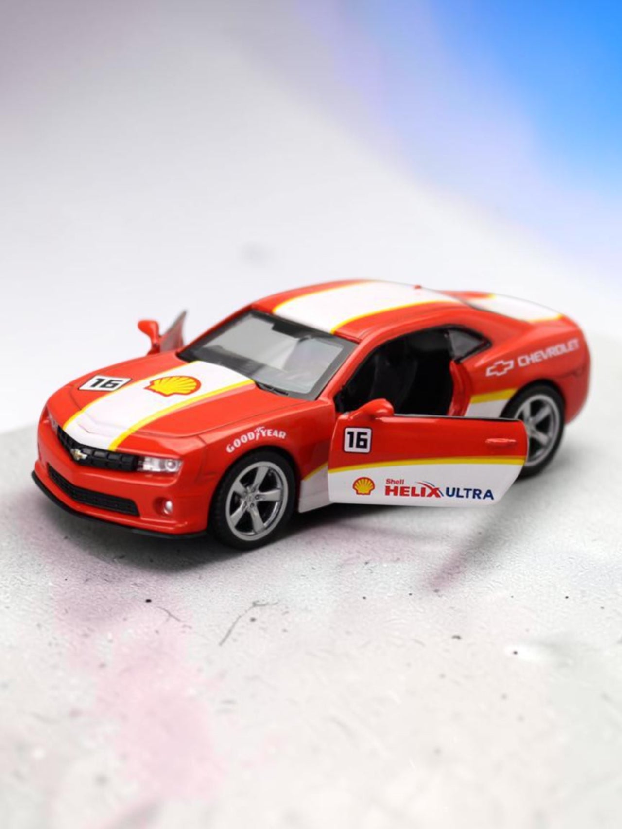 CCA 1:43 Chevrolet Camaro SS Shell Helix Ultra Racing Edition Diecast Model Car – Red/White