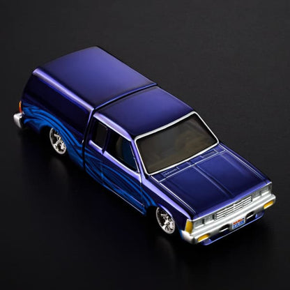 Hotwheels '1986 Nissan 720 King Cab 1:64 Scale | Collector Edition RLC JJY64-9893