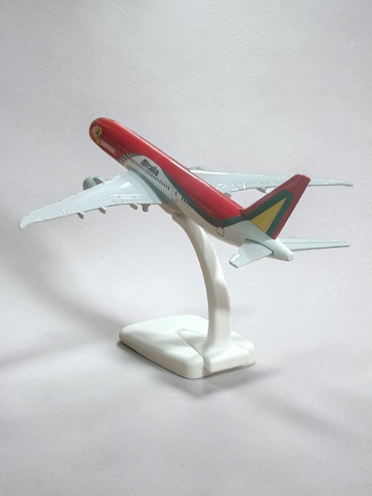 Aircraft 'Ferrari Alitalia Airlines Boeing 787 Display Stand With Landing Wheels 20cm Scale (No.310)