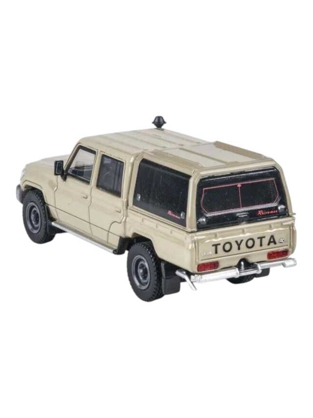 Para64 2014 Toyota Land Cruiser LC79 Sandy Taupe 1:64 Scale Diecast