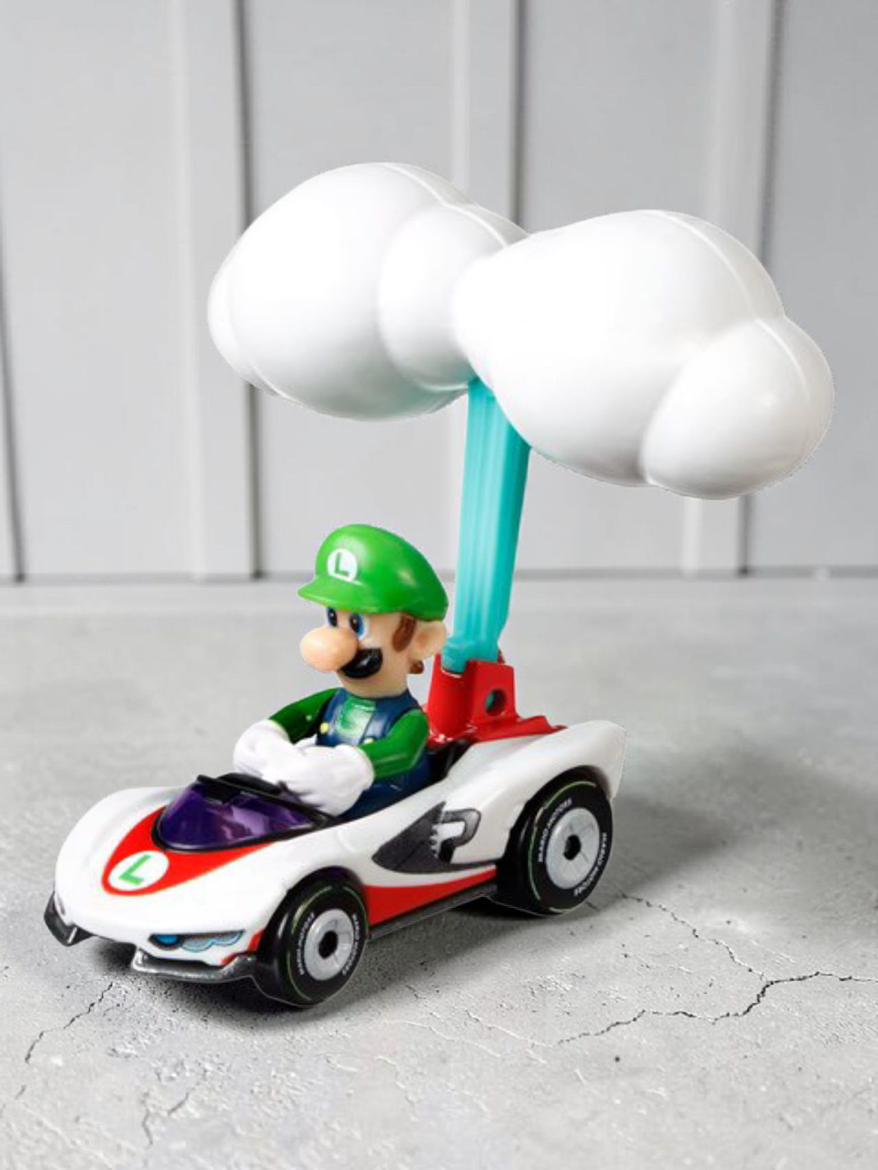 HotWheels Mariokart series Luigi Standard kart Imported 1:64 Scale