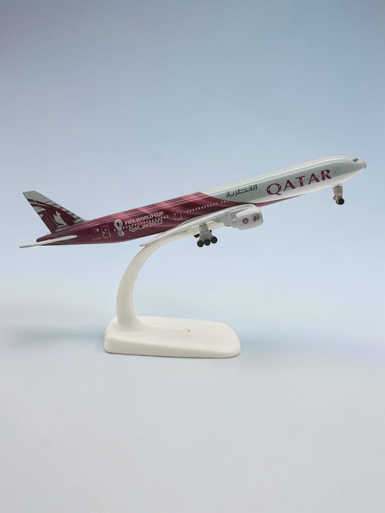 Aircraft 'Qatar Fifa World Cup Qatar2022 A7-BEB Diecast 20cm' Scale Airplane (No.315) Display Stand With Landing Wheels