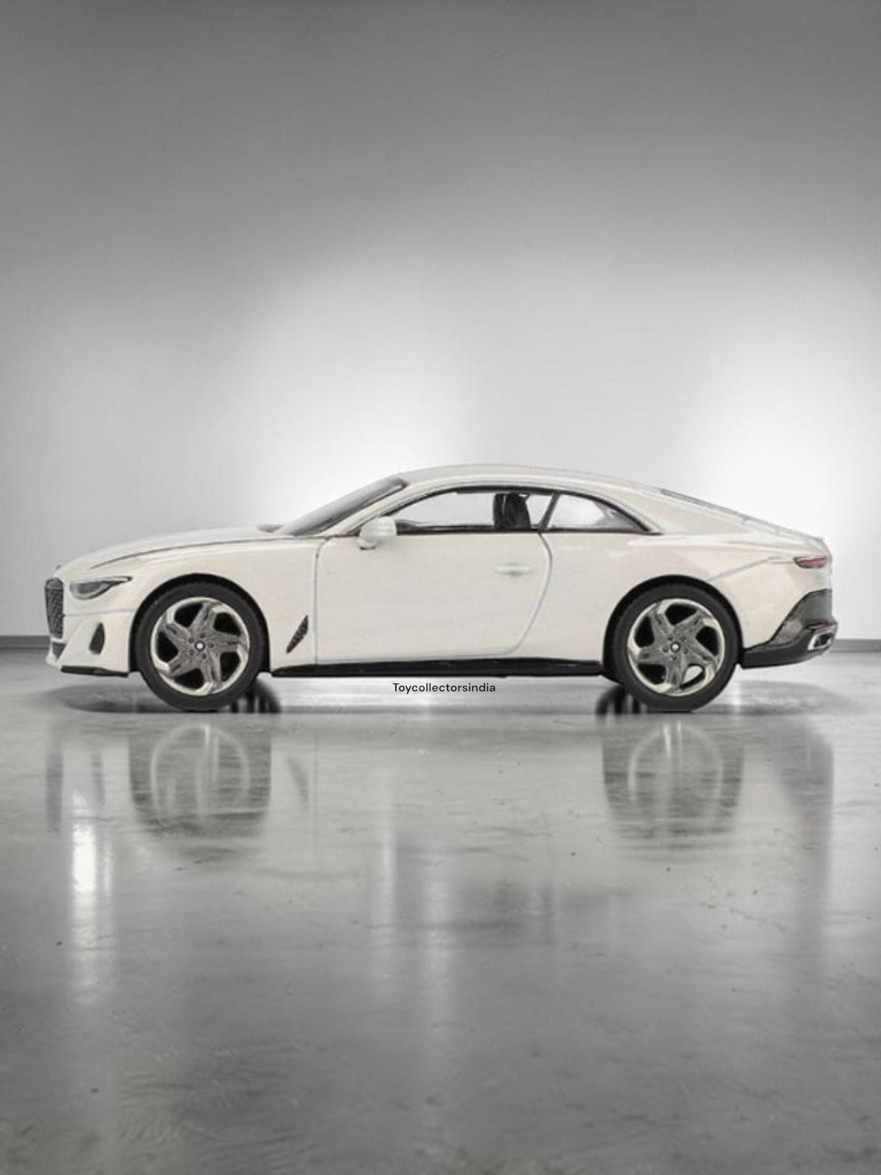 Mini GT #969: Bentley Batur Bonneville Pearl Imported 1:64 Scale Box And Blister