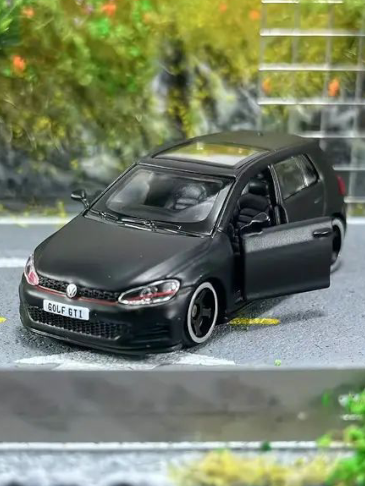 Bburago Sports Car Volkswagen Golf GTI (2017) 1:64 Scale