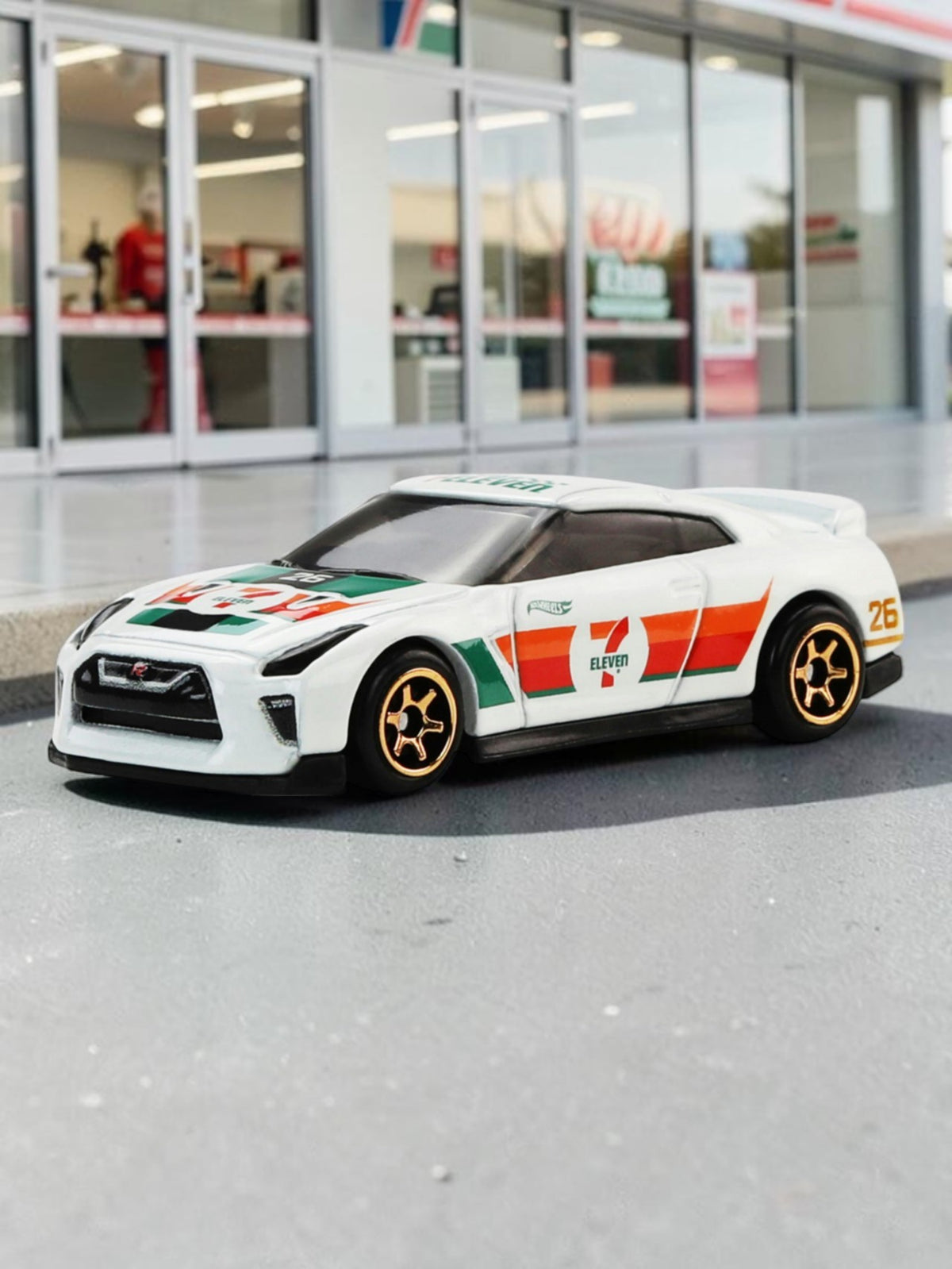 Hotwheels Silver Series seven-Eleven 7/11 2017 Nissan GT-R (R35) Imported Card Art Mainline 1:64 Scale (with protector) Card lightly Damage