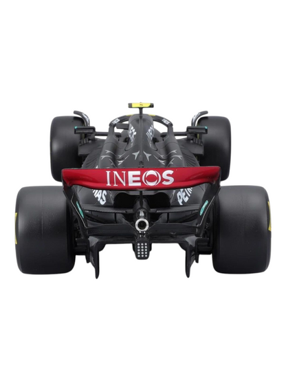 Bburago Formula 1 (F1) AMG Petronas F1 W14 E Performance #44 Lewis Hamilton Diecast 1:24 Scale (With Acrylic Case)