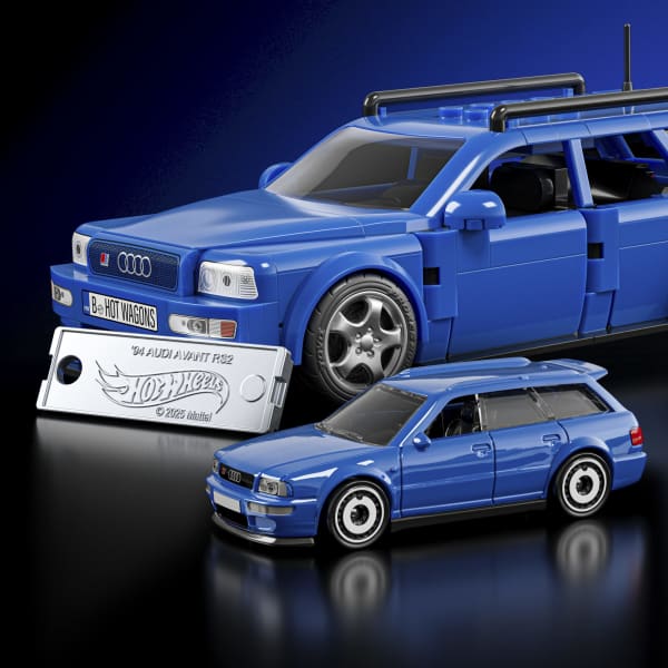 HotWheels 94 Audi Avant RS2 Building Set 10+253 Pcs Exclusive Metal Car 1:32 Scale (box damaged)