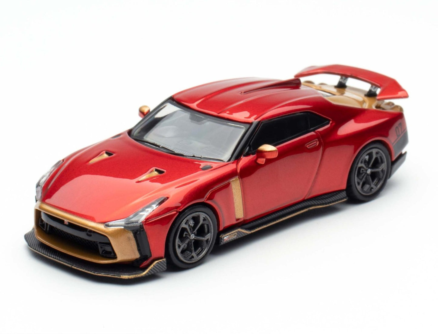 INNO64 Nissan GT-R (R50) 1:64 Scale Metal Diecast IN64-R50-RED