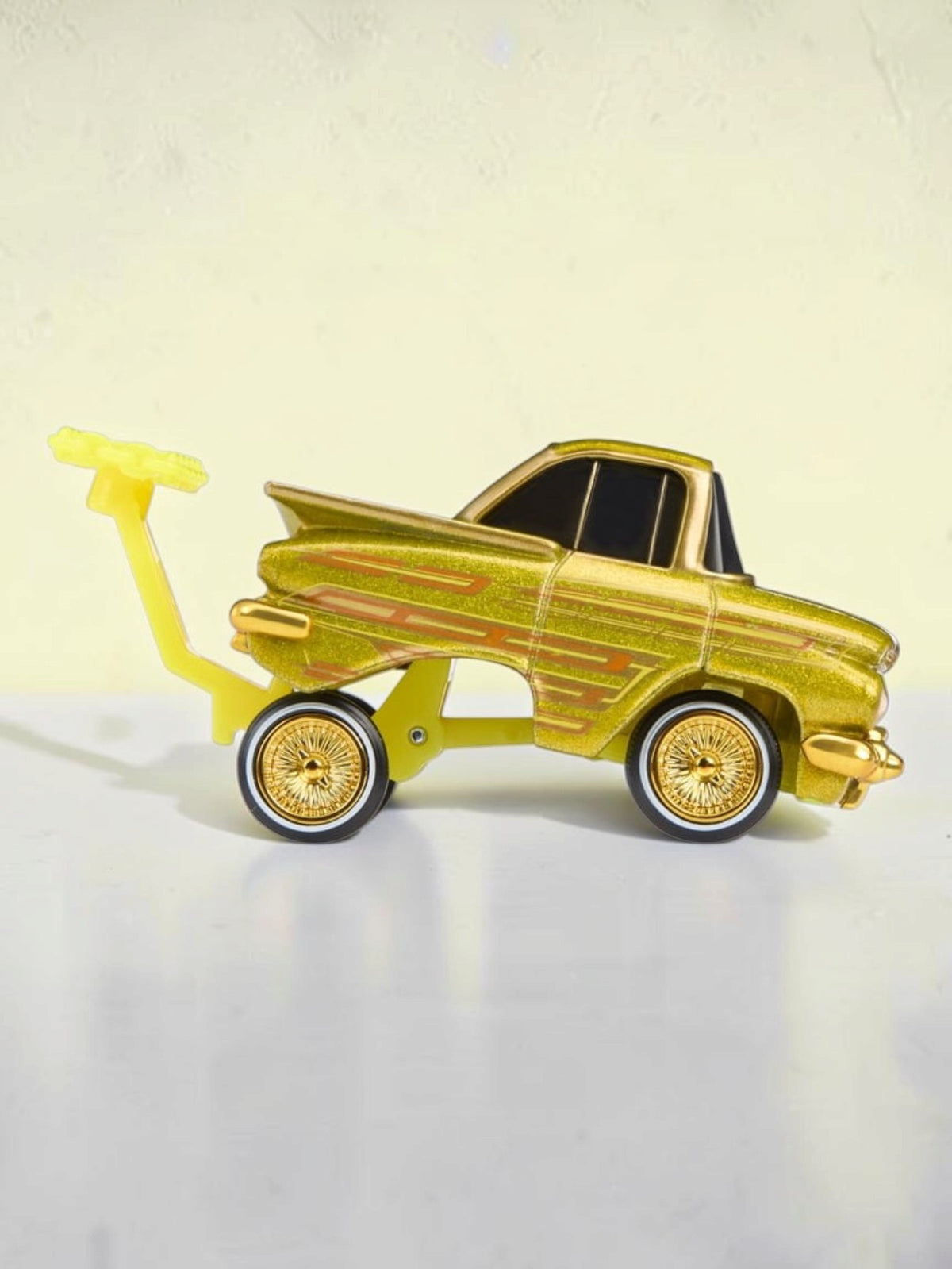 Lowriders Car Tuned Series 3 – ’59 Chevy Impala | Hopper Chassis with LED Lighting | Limited Edition Die-Cast Model Car 1:64 Scale