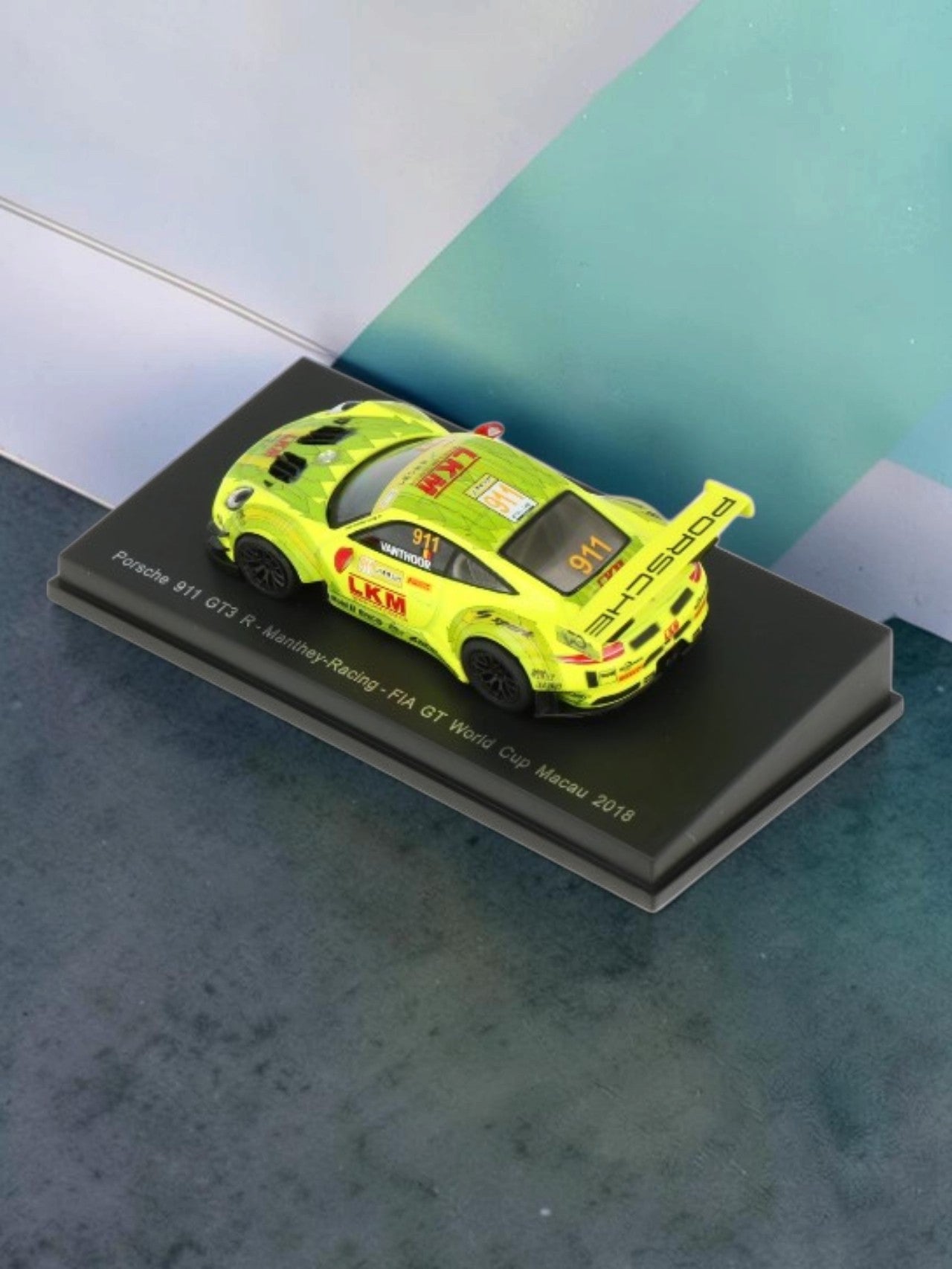 SPARK "Porsche 911 GT3 R Manthey-Racing – FIA GT World Cup Macau 2018 Die-cast Model Car 1:64 Scale