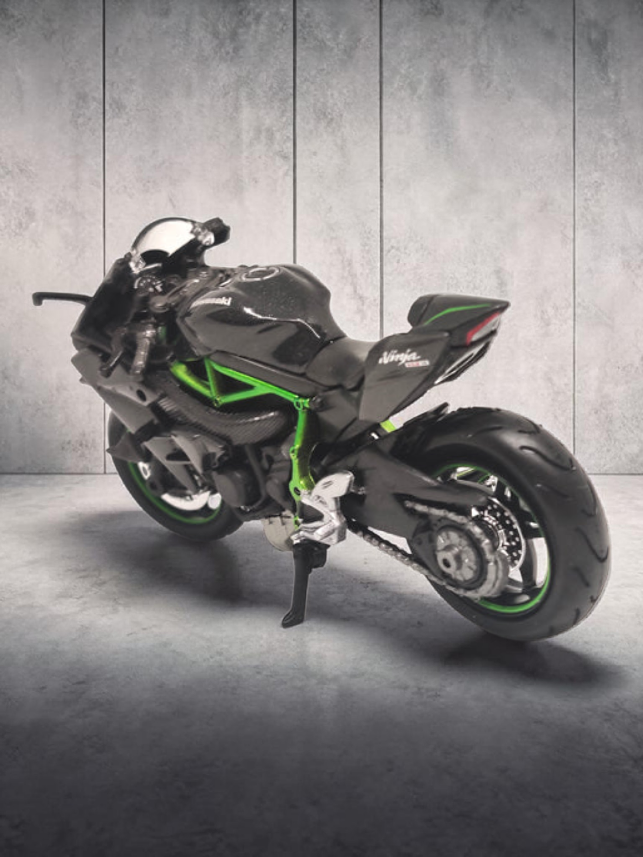 Maisto Kawasaki Ninja H2 R Imported 1:18 Scale