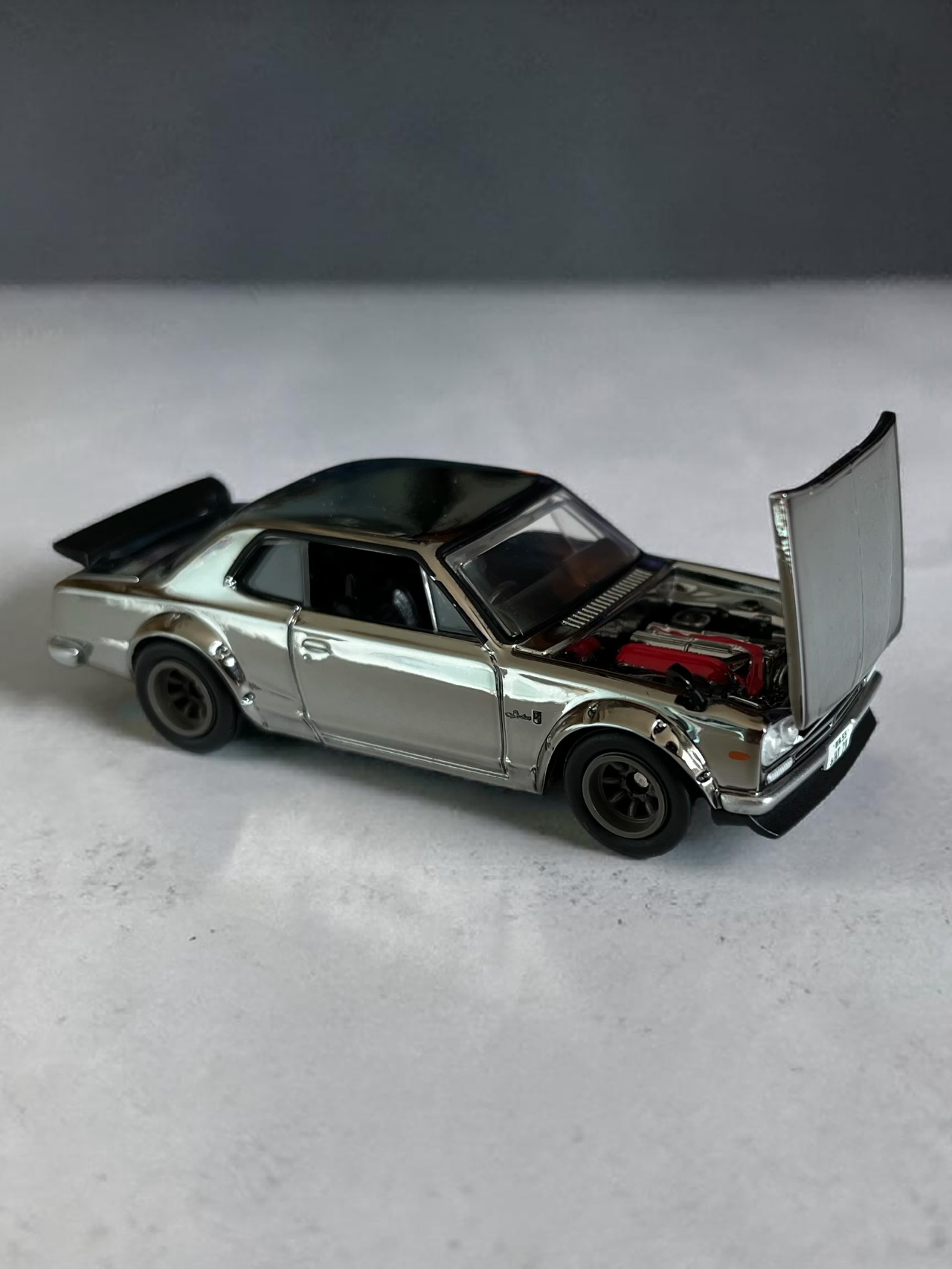 HotWheels RLC 1972 Skyline H/T 2000GT-R Imported 1:64 Scale ( With Protector )